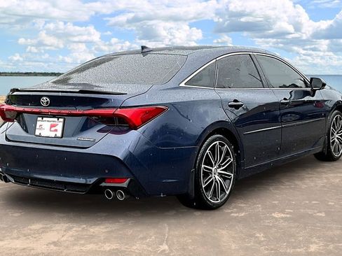 Used 2019 Toyota Avalon Touring w/ Advanced Safety Package FWD image 4