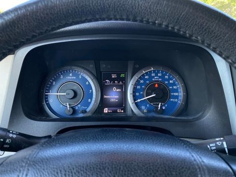 Used 2019 Toyota Sienna XLE FWD image 15