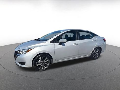 Used 2025 Nissan Versa SV FWD image 8