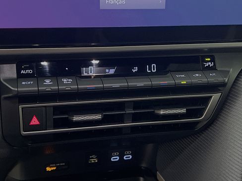 Used 2025 Toyota Camry SE w/ Multimedia Upgrade Package image 26