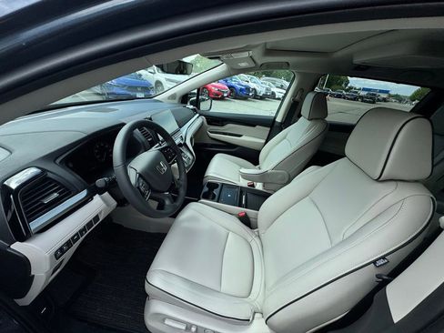 New 2026 Honda Odyssey Touring image 8