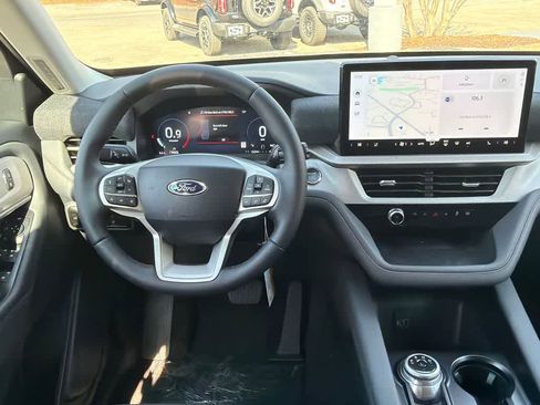 New 2026 Ford Explorer Active w/ Active Comfort Package RWD image 22