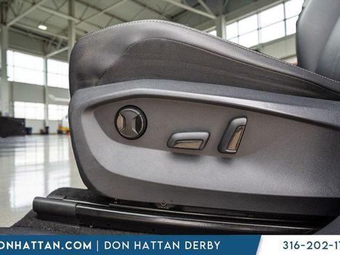 Used 2023 Volkswagen Tiguan SE image 14