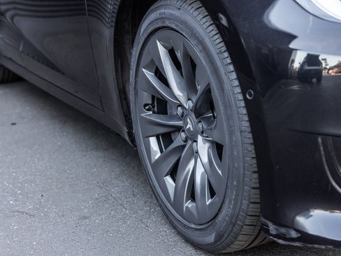 Used 2018 Tesla Model S 75D image 21