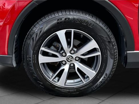 Used 2016 Toyota RAV4 XLE FWD image 11