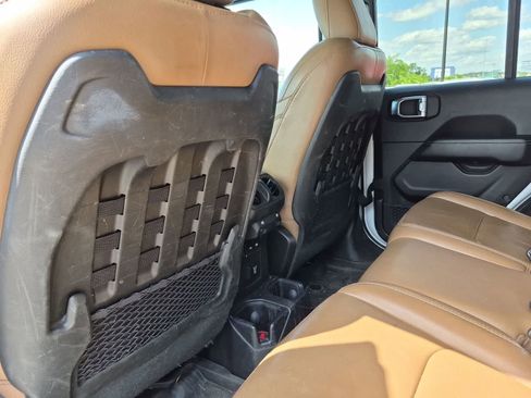 Used 2020 Jeep Gladiator Rubicon AWD/4WD image 16