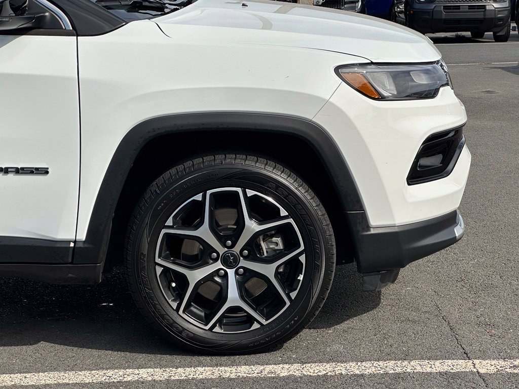 Used 2025 Jeep Compass Limited AWD/4WD image 41