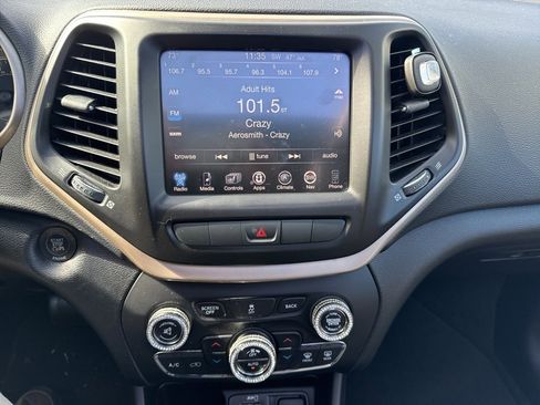 Used 2014 Jeep Cherokee Limited image 12