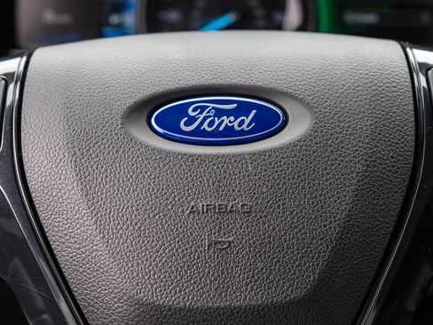 Used 2017 Ford Explorer XLT w/ Equipment Group 202A AWD/4WD image 24