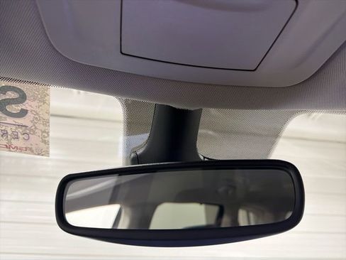 Used 2023 Chrysler Pacifica Touring-L image 17