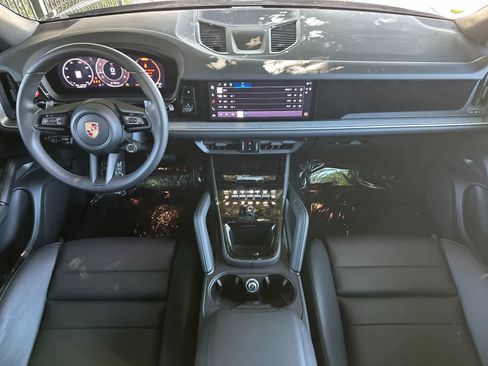 Certified 2026 Porsche Cayenne AWD/4WD image 6