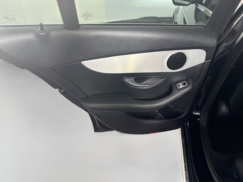 Used 2019 Mercedes-Benz C 300 Sedan image 24