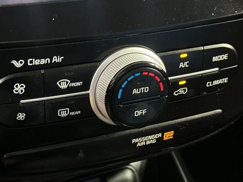 Used 2019 Kia Soul + FWD image 22