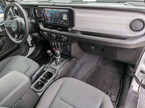 Used 2024 Jeep Wrangler Unlimited Sport AWD/4WD image 29