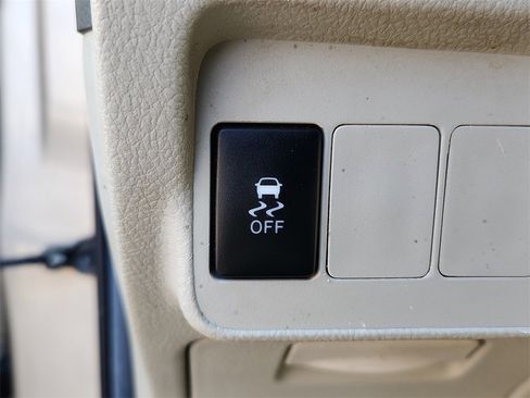 Used 2013 Toyota Corolla L image 23