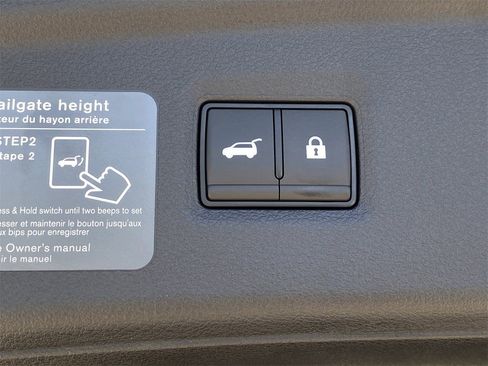 New 2025 INFINITI QX50 Sport image 9