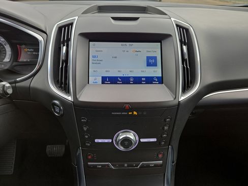 Used 2020 Ford Edge Titanium image 15