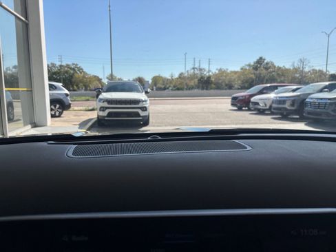 Used 2025 Hyundai Tucson SEL image 17