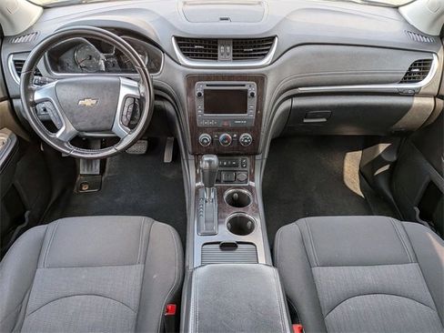 Used 2017 Chevrolet Traverse LT w/ Style and Technology Package image 25