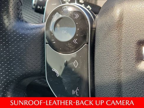 Used 2018 Land Rover Range Rover Velar R-Dynamic SE AWD/4WD image 30
