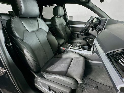 Used 2023 Audi Q5 e Prestige w/ Prestige Package AWD/4WD image 8
