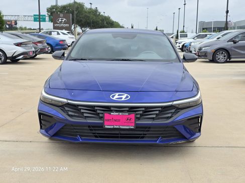 Certified 2025 Hyundai Elantra Sport FWD image 4