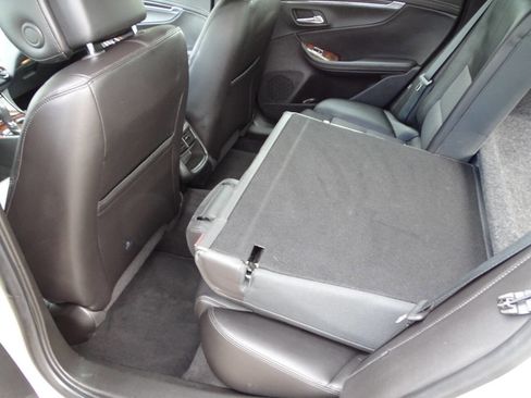 Used 2014 Chevrolet Impala LT FWD image 27