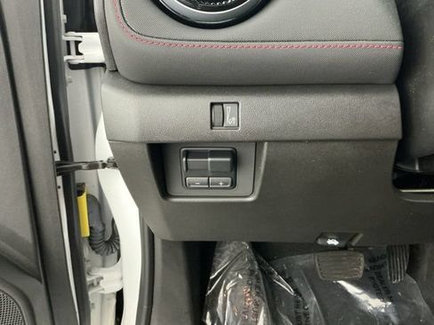 Used 2023 Chevrolet Colorado Z71 w/ Z71 Convenience Package 2 AWD/4WD image 23