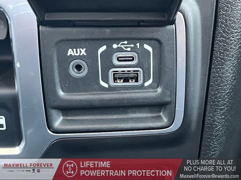 Used 2025 Jeep Wrangler Sport image 6