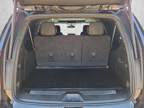 Certified 2022 Chevrolet Suburban Z71 w/ Z71 Off-Road Package AWD/4WD image 6