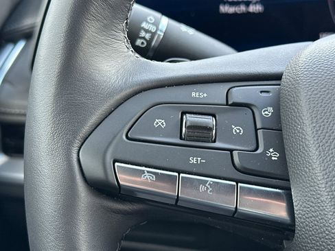 Used 2024 Cadillac XT4 Premium Luxury image 33