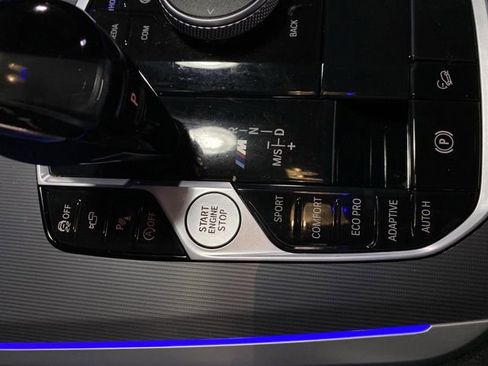 Used 2021 BMW X5 M50i image 23