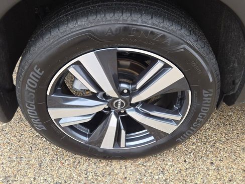 Used 2023 Nissan Rogue SL image 11