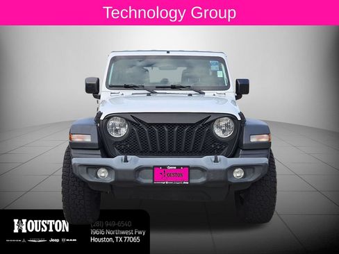 Used 2018 Jeep Wrangler Unlimited Sport S AWD/4WD image 10