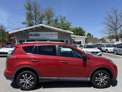 Used 2016 Toyota RAV4 LE AWD/4WD image 29