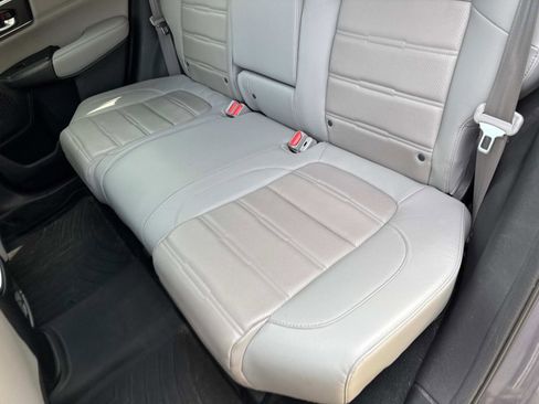 Used 2018 Honda CR-V Touring image 12