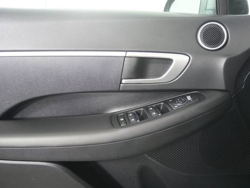 Used 2023 Hyundai Sonata SE FWD image 8