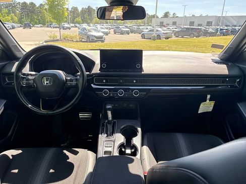 Used 2023 Honda Civic Sport image 16