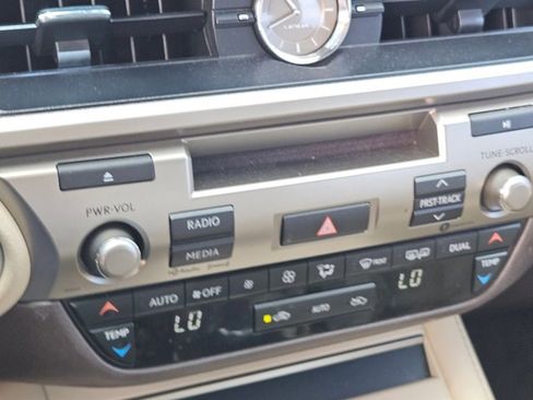 Used 2017 Lexus ES 350 w/ Accessory Package 2 FWD image 13