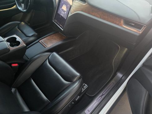 Used 2020 Tesla Model X Long Range image 26