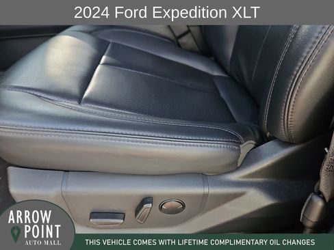 Used 2024 Ford Expedition XLT image 23