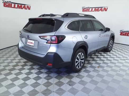 Used 2025 Subaru Outback Premium AWD/4WD image 4