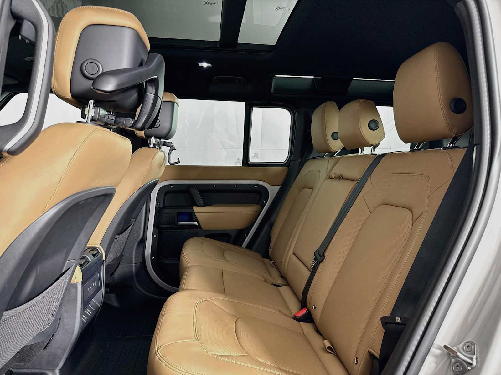 New 2026 Land Rover Defender 110 X-Dynamic SE AWD/4WD image 22