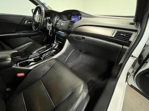 Used 2016 Honda Accord Sport image 10