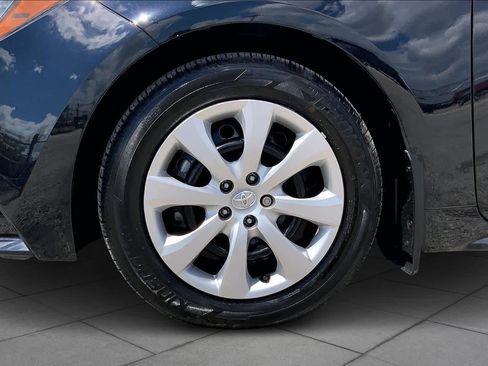 Certified 2025 Toyota Corolla LE image 11