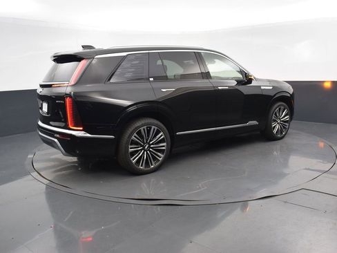 New 2026 Cadillac Vistiq Premium Luxury w/ LPO, Floor Liner Package image 6