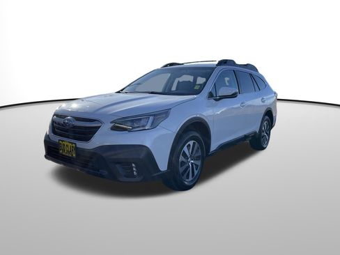 Used 2020 Subaru Outback Premium image 9
