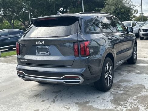 Certified 2023 Kia Sorento S FWD image 6