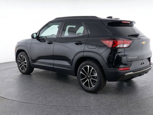 Used 2025 Chevrolet TrailBlazer LT FWD image 6