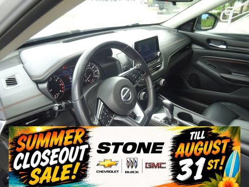 Used 2021 Nissan Altima 2.5 SR FWD image 11